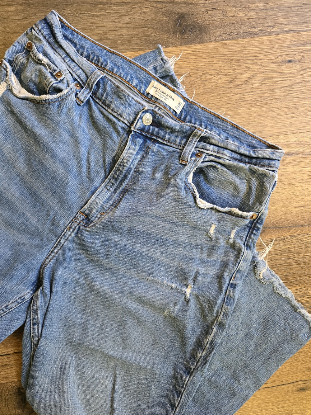 Abercrombie & Fitch The Ankle Straight Ultra High Rise Jeans - Picture 4 of 5
